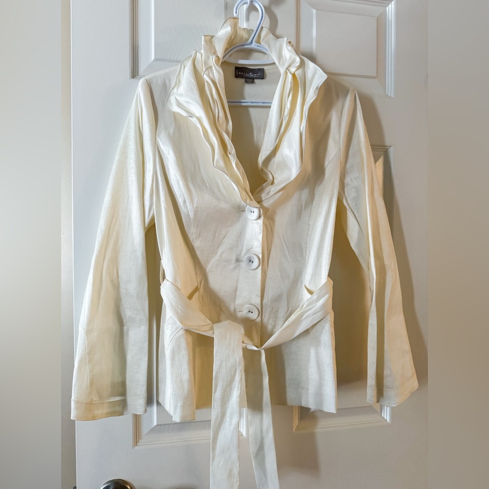 Bellasima Elegant Cream Blazer with Ruffled Collar, Size 10, ptp 18”
